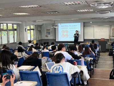 【A1-3】112.11.23 化生系112-1 化生概論專題講座-明新科大應用材料科技系 謝孝基助理教授「圓夢、大學、未來」圖片