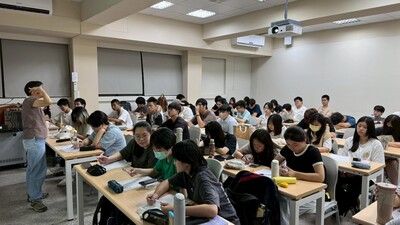 【A3-4】114.10.16大同寶寶斜槓力講座-事業與資訊經營學系圖片
