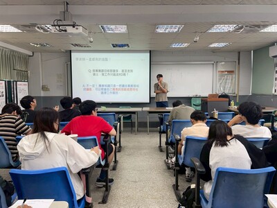 【A1-3】114.10.13 化生系114-1「化工生技概論」專題講座 -「從生工到醫工再到資工-跨領域的實務經驗分享」圖片