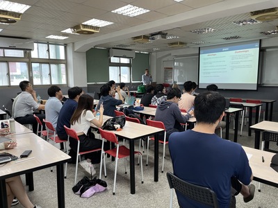 【A1-3】114.09.26 化生系114-1 學術專題演講 -「Carbon nanostructures as efficient supports for catalysts in DFAFC」圖片