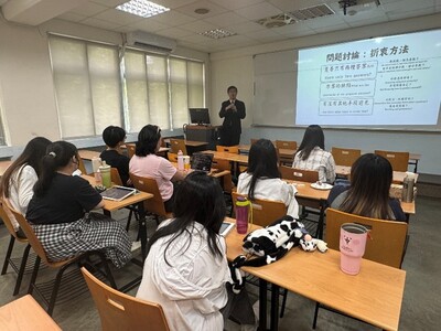 【A2-4】115.05.19、05.26 法律講座： The Right of Chinese Spouses in Taiwan to Run for Public Office / Compulsory Education and Parental Rights圖片