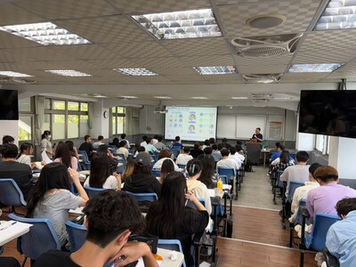 【A1-3】115.09.22 化生系115-1「化工生技概論」專題講座 -「從啤酒酵母到精準醫療－生物科技到底在做什麼？」圖片