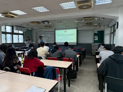【A1-3】114.12.12 化生系114-1「專題討論」專題講座 -「Cold Plasma Processes for the Preparation of Functional Surfaces and Biomaterials」圖片