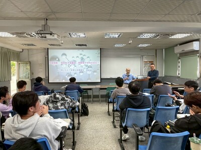 【A1-3】114.12.15 化生系114-1「專題討論」專題講座 -「科技很酷，但材料才是靈魂－揭開電子材料的超能力」圖片