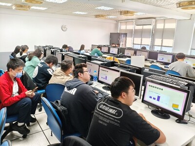 【A2-2】114.12.23 資料分析課程：專題競賽圖片