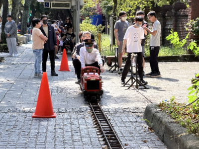 前來搭乘之師生與民眾圖片