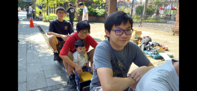 搭乘者不乏小孩及年長者圖片