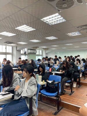 【A1-3】114.11.10 化生系114-1「化工生技概論」專題講座 -「關於跨領域-從學校到工作」圖片